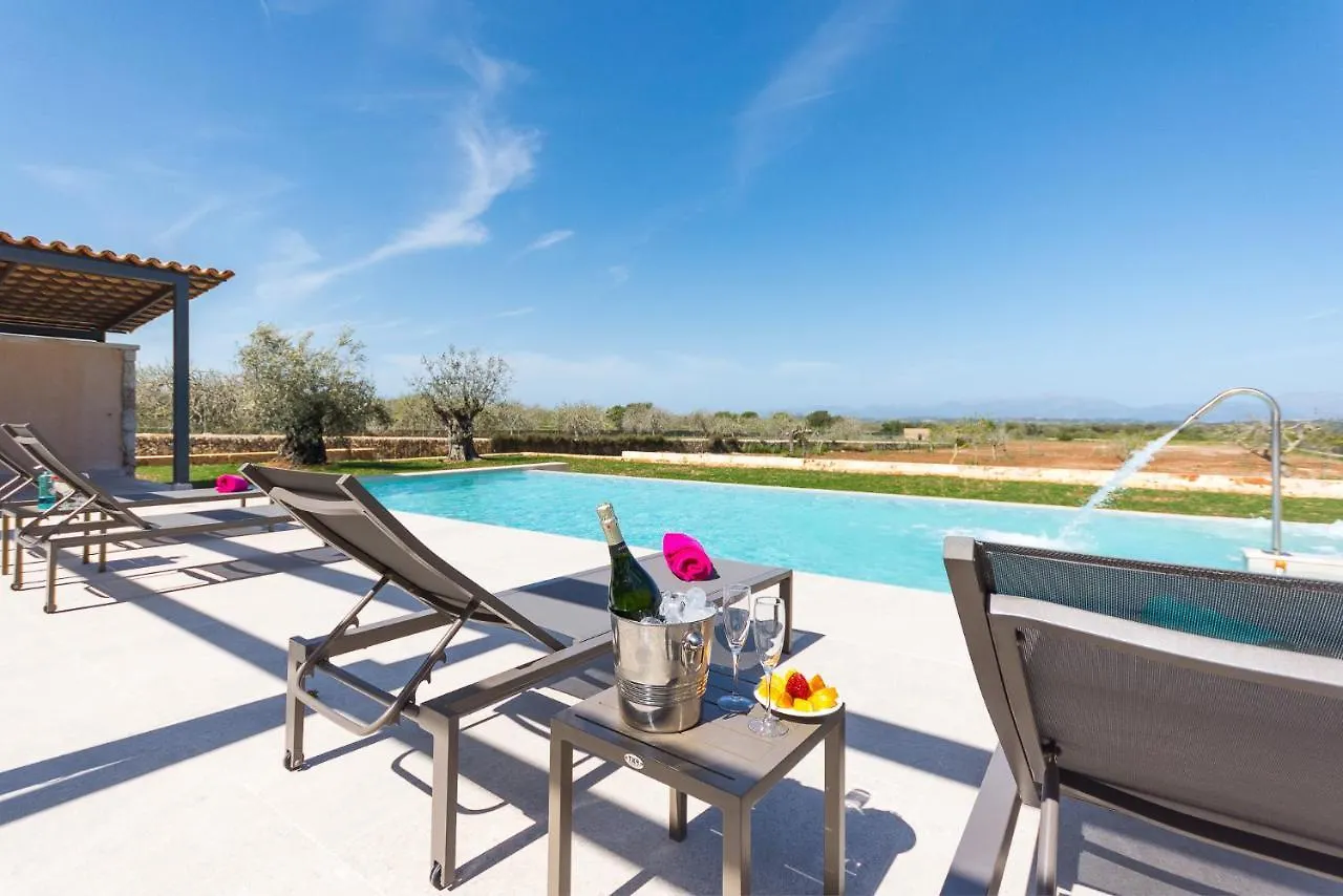Son Quillot 1 Villa Ariany 0*,  Spain